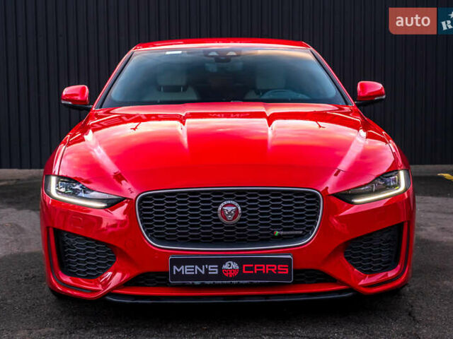 Белый Ягуар XE, объемом двигателя 2 л и пробегом 57 тыс. км за 21500 $, фото 9 на Automoto.ua