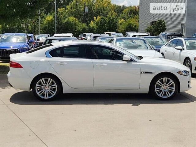 Білий Ягуар XE, об'ємом двигуна 2 л та пробігом 13 тис. км за 3000 $, фото 5 на Automoto.ua