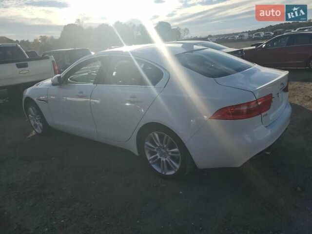 Белый Ягуар XE, объемом двигателя 2 л и пробегом 30 тыс. км за 9700 $, фото 1 на Automoto.ua