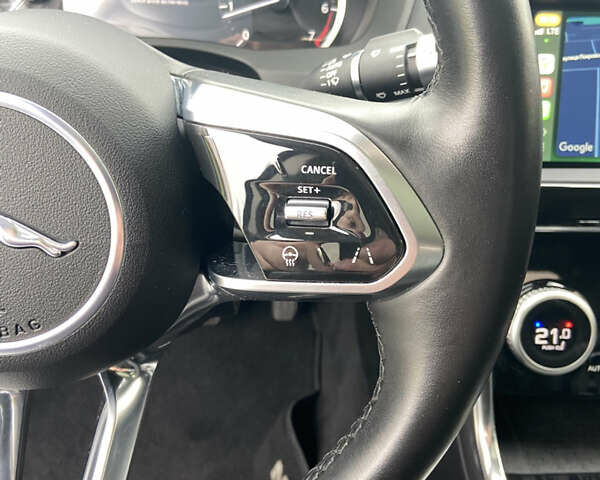 Белый Ягуар XE, объемом двигателя 2 л и пробегом 61 тыс. км за 20999 $, фото 20 на Automoto.ua