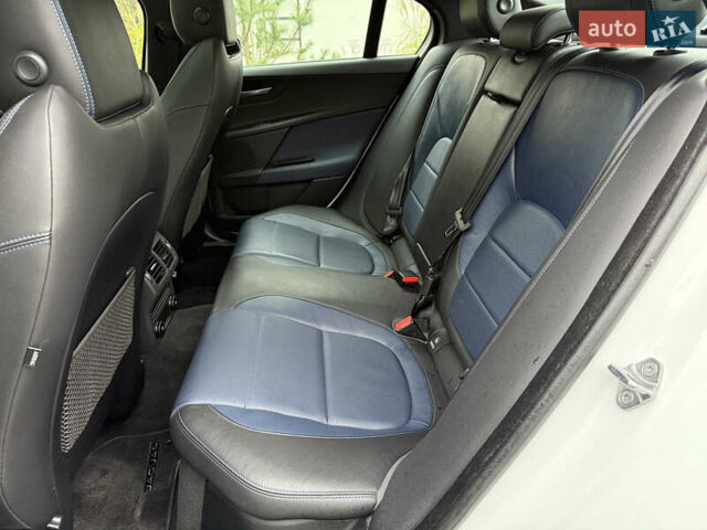 Ягуар XE 2019 в Луцке на Automoto.ua Белый Ягуар XE, объемом двигателя 2 л и пробегом 190 тыс. км за 16900 $, фото 13 на Automoto.ua