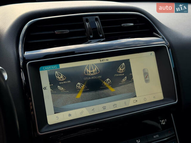 Белый Ягуар XE, объемом двигателя 2 л и пробегом 109 тыс. км за 17900 $, фото 27 на Automoto.ua