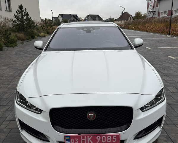 Ягуар XE 2019 в Луцке на Automoto.ua Белый Ягуар XE, объемом двигателя 2 л и пробегом 190 тыс. км за 16900 $, фото 1 на Automoto.ua