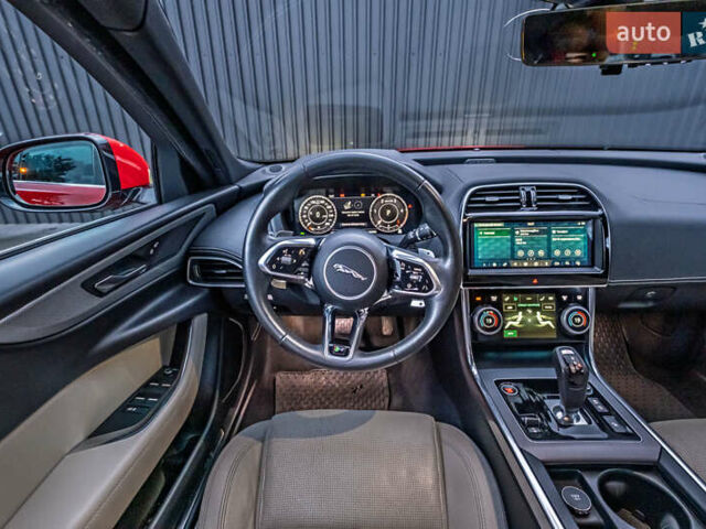 Белый Ягуар XE, объемом двигателя 2 л и пробегом 57 тыс. км за 21500 $, фото 28 на Automoto.ua