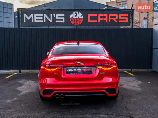 Белый Ягуар XE, объемом двигателя 2 л и пробегом 57 тыс. км за 21500 $, фото 5 на Automoto.ua