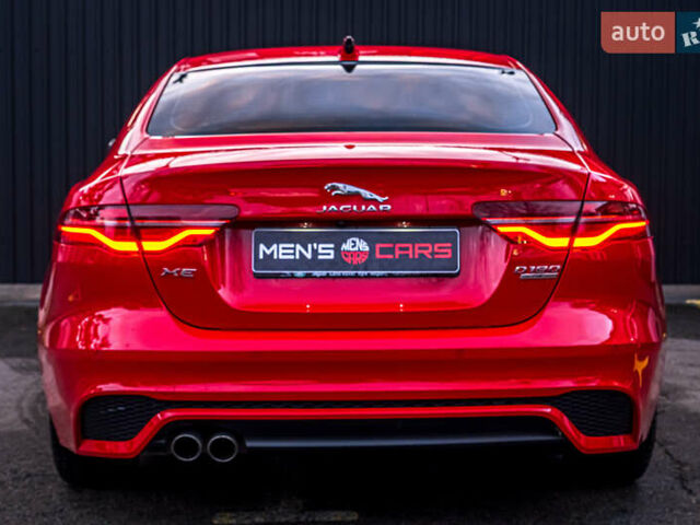 Белый Ягуар XE, объемом двигателя 2 л и пробегом 57 тыс. км за 21500 $, фото 12 на Automoto.ua