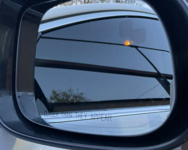 Белый Ягуар XE, объемом двигателя 2 л и пробегом 79 тыс. км за 20500 $, фото 27 на Automoto.ua