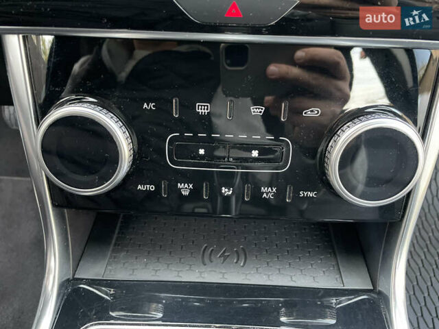 Белый Ягуар XE, объемом двигателя 2 л и пробегом 79 тыс. км за 20500 $, фото 15 на Automoto.ua