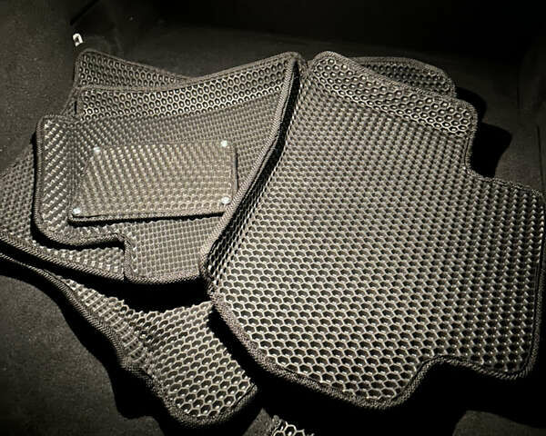 Белый Ягуар XE, объемом двигателя 2 л и пробегом 87 тыс. км за 24800 $, фото 35 на Automoto.ua