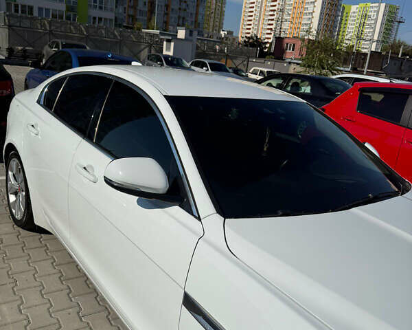Белый Ягуар XE, объемом двигателя 2 л и пробегом 85 тыс. км за 24499 $, фото 12 на Automoto.ua