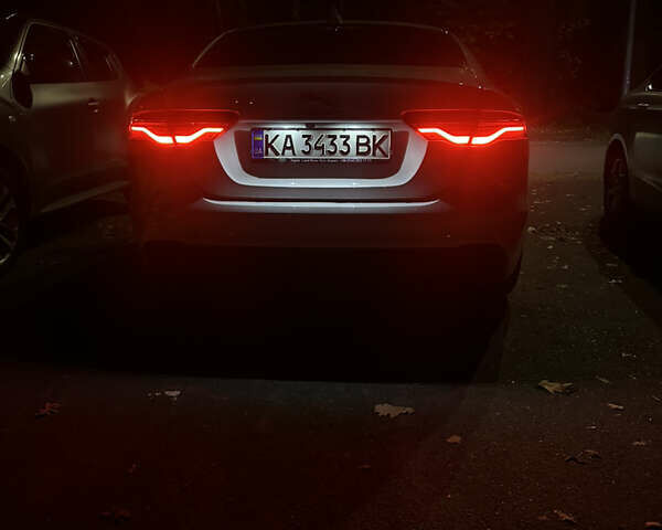 Белый Ягуар XE, объемом двигателя 2 л и пробегом 87 тыс. км за 24800 $, фото 39 на Automoto.ua