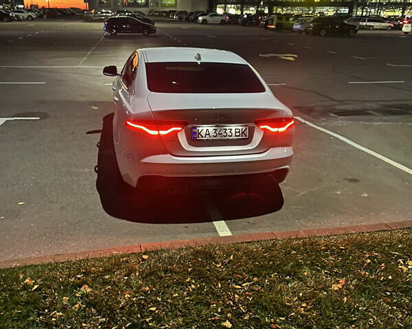 Белый Ягуар XE, объемом двигателя 2 л и пробегом 87 тыс. км за 24800 $, фото 24 на Automoto.ua