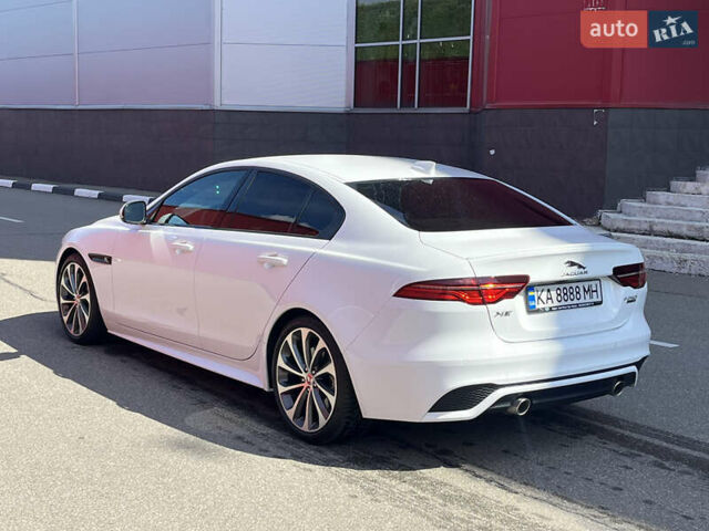 Белый Ягуар XE, объемом двигателя 2 л и пробегом 9 тыс. км за 41900 $, фото 7 на Automoto.ua