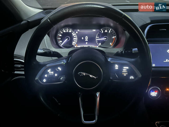 Белый Ягуар XE, объемом двигателя 2 л и пробегом 87 тыс. км за 24800 $, фото 16 на Automoto.ua