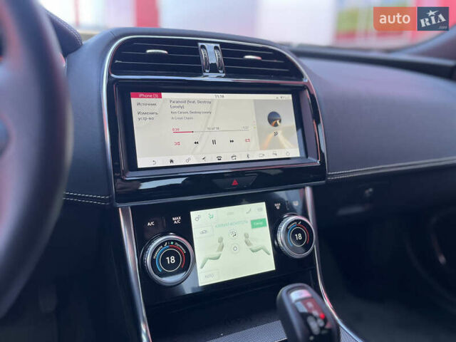 Белый Ягуар XE, объемом двигателя 2 л и пробегом 9 тыс. км за 41900 $, фото 16 на Automoto.ua