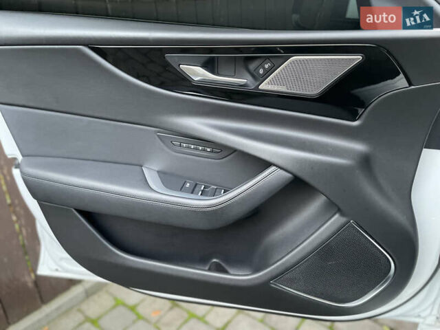 Белый Ягуар XE, объемом двигателя 2 л и пробегом 79 тыс. км за 20500 $, фото 18 на Automoto.ua