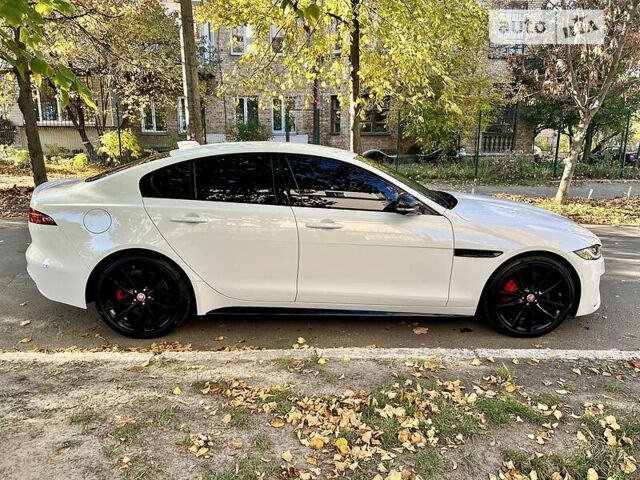 Білий Ягуар XE, об'ємом двигуна 2 л та пробігом 9 тис. км за 48000 $, фото 7 на Automoto.ua
