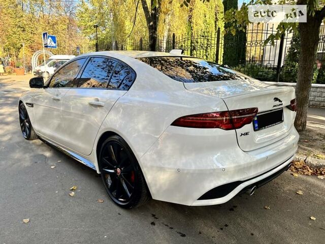 Білий Ягуар XE, об'ємом двигуна 2 л та пробігом 9 тис. км за 48000 $, фото 3 на Automoto.ua