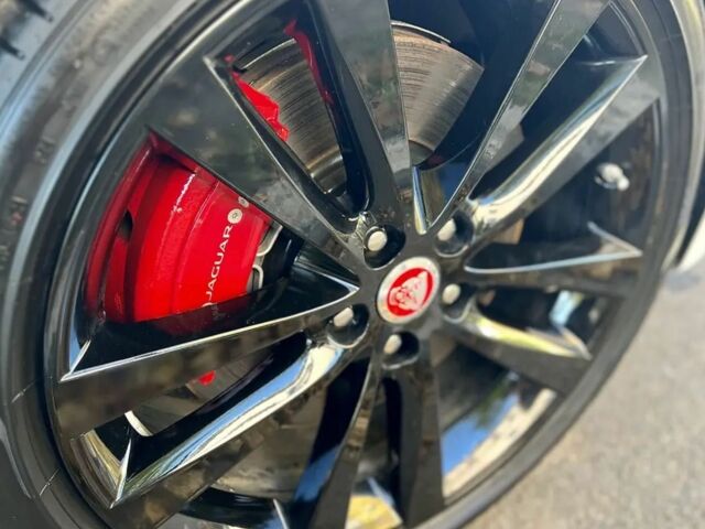 Белый Ягуар XE, объемом двигателя 2 л и пробегом 9 тыс. км за 48984 $, фото 7 на Automoto.ua