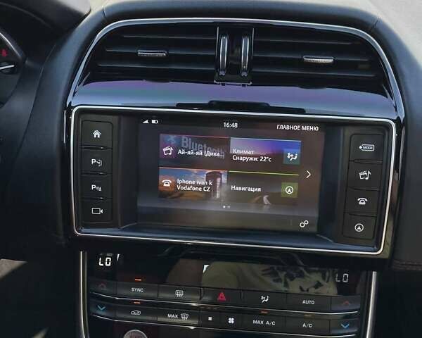 Черный Ягуар XE, объемом двигателя 2 л и пробегом 117 тыс. км за 16500 $, фото 10 на Automoto.ua