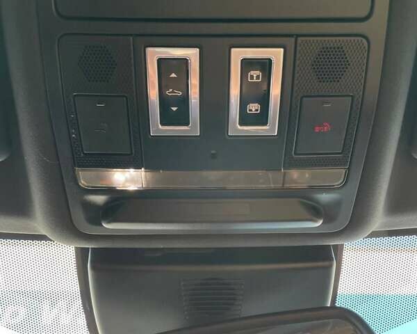 Черный Ягуар XE, объемом двигателя 2 л и пробегом 117 тыс. км за 16500 $, фото 9 на Automoto.ua