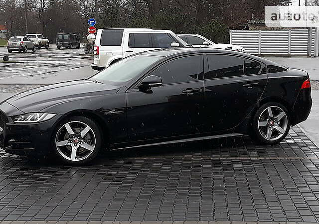 Чорний Ягуар XE, об'ємом двигуна 2 л та пробігом 72 тис. км за 22000 $, фото 2 на Automoto.ua