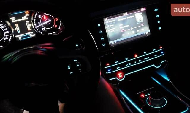 Черный Ягуар XE, объемом двигателя 2 л и пробегом 117 тыс. км за 16500 $, фото 33 на Automoto.ua