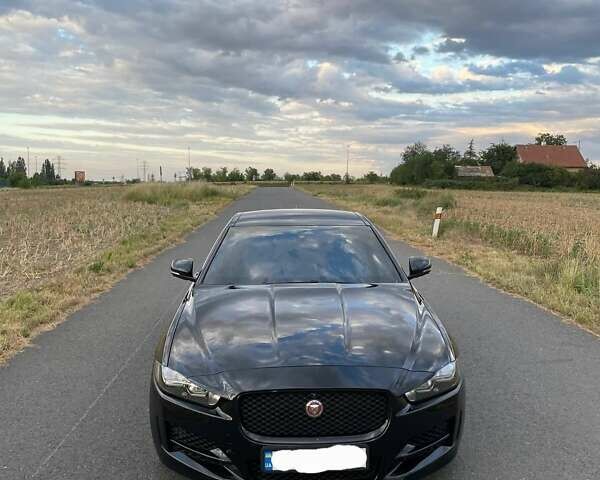 Черный Ягуар XE, объемом двигателя 2 л и пробегом 117 тыс. км за 16500 $, фото 3 на Automoto.ua