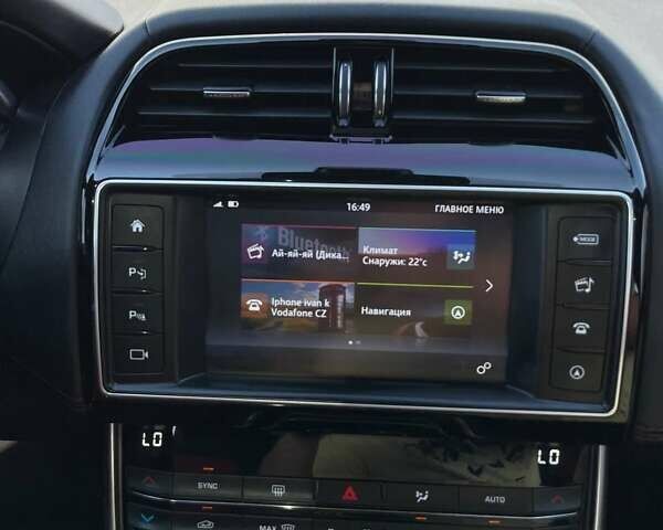 Черный Ягуар XE, объемом двигателя 2 л и пробегом 117 тыс. км за 16500 $, фото 14 на Automoto.ua