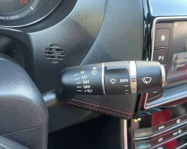 Черный Ягуар XE, объемом двигателя 2 л и пробегом 117 тыс. км за 16500 $, фото 18 на Automoto.ua