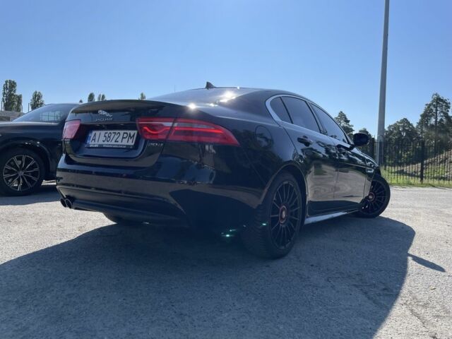 Черный Ягуар XE, объемом двигателя 2 л и пробегом 150 тыс. км за 12500 $, фото 3 на Automoto.ua