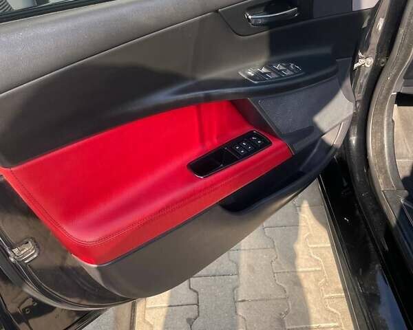 Черный Ягуар XE, объемом двигателя 2 л и пробегом 117 тыс. км за 16500 $, фото 26 на Automoto.ua