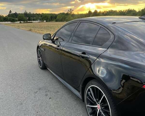 Черный Ягуар XE, объемом двигателя 2 л и пробегом 117 тыс. км за 16500 $, фото 2 на Automoto.ua