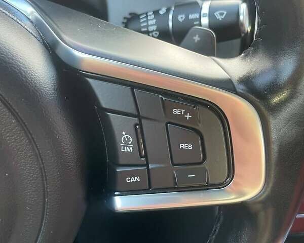 Черный Ягуар XE, объемом двигателя 2 л и пробегом 117 тыс. км за 16500 $, фото 21 на Automoto.ua