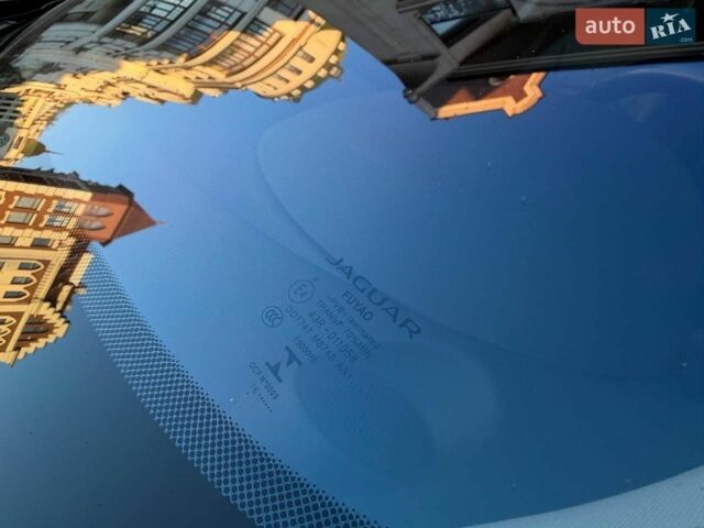 Черный Ягуар XE, объемом двигателя 2 л и пробегом 160 тыс. км за 9700 $, фото 22 на Automoto.ua