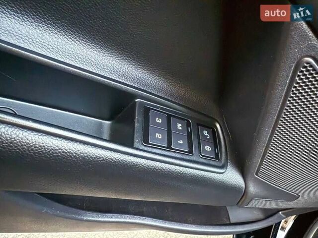 Черный Ягуар XE, объемом двигателя 2 л и пробегом 134 тыс. км за 14900 $, фото 30 на Automoto.ua