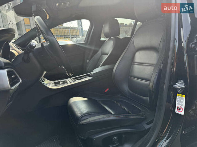 Чорний Ягуар XE, об'ємом двигуна 3 л та пробігом 73 тис. км за 14990 $, фото 15 на Automoto.ua
