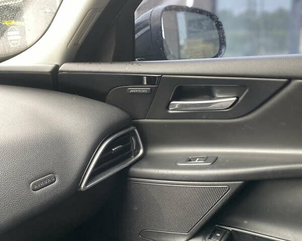 Черный Ягуар XE, объемом двигателя 2 л и пробегом 141 тыс. км за 14800 $, фото 28 на Automoto.ua