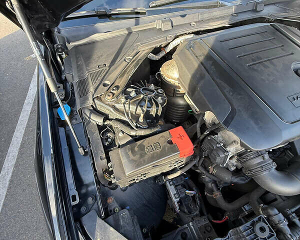 Черный Ягуар XE, объемом двигателя 2 л и пробегом 133 тыс. км за 18400 $, фото 10 на Automoto.ua