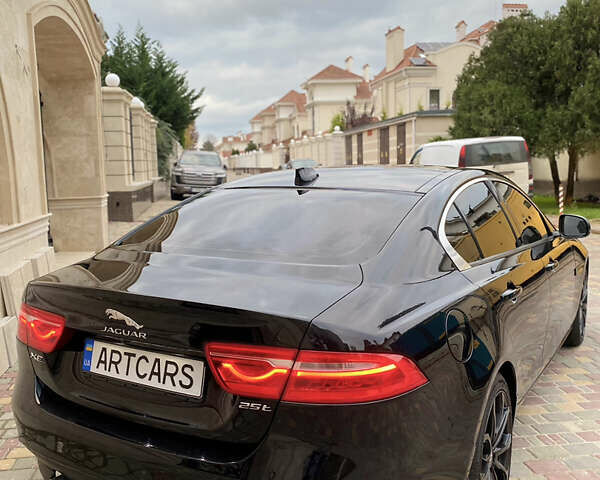 Черный Ягуар XE, объемом двигателя 2 л и пробегом 113 тыс. км за 11999 $, фото 13 на Automoto.ua