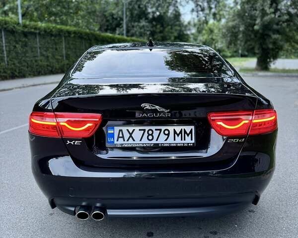 Черный Ягуар XE, объемом двигателя 2 л и пробегом 100 тыс. км за 15500 $, фото 6 на Automoto.ua