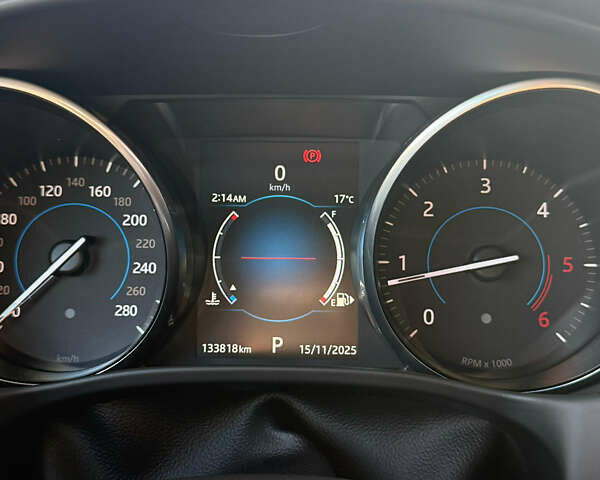 Черный Ягуар XE, объемом двигателя 2 л и пробегом 133 тыс. км за 18400 $, фото 9 на Automoto.ua