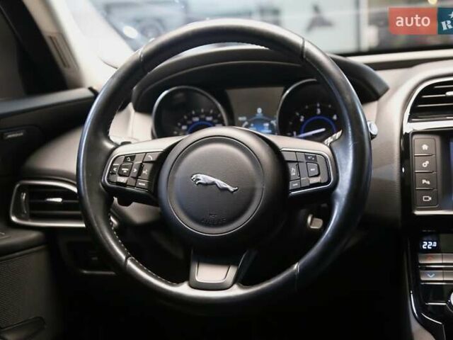 Чорний Ягуар XE, об'ємом двигуна 2 л та пробігом 104 тис. км за 15500 $, фото 15 на Automoto.ua