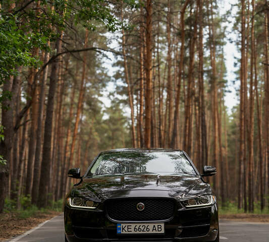 Чорний Ягуар XE, об'ємом двигуна 3 л та пробігом 81 тис. км за 23000 $, фото 1 на Automoto.ua