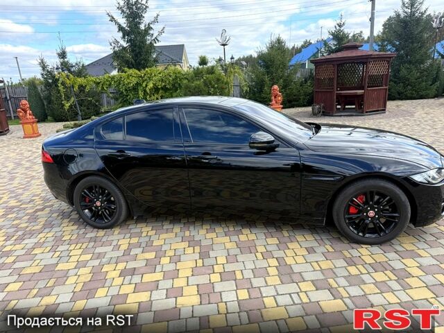 Чорний Ягуар XE, об'ємом двигуна 2 л та пробігом 133 тис. км за 17999 $, фото 1 на Automoto.ua