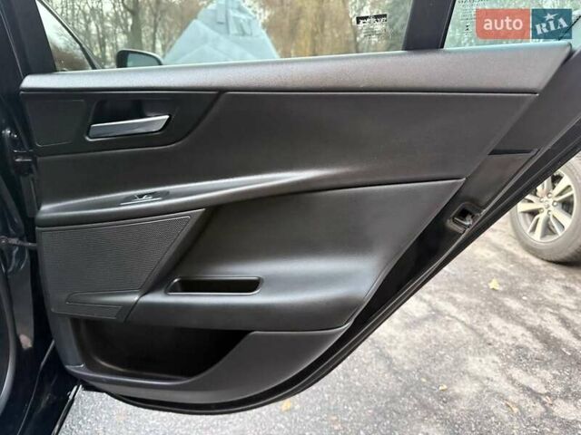 Черный Ягуар XE, объемом двигателя 2 л и пробегом 134 тыс. км за 14900 $, фото 32 на Automoto.ua