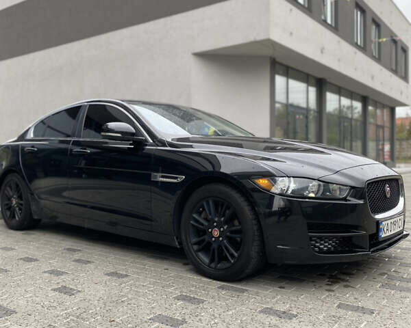 Черный Ягуар XE, объемом двигателя 2 л и пробегом 141 тыс. км за 14800 $, фото 9 на Automoto.ua
