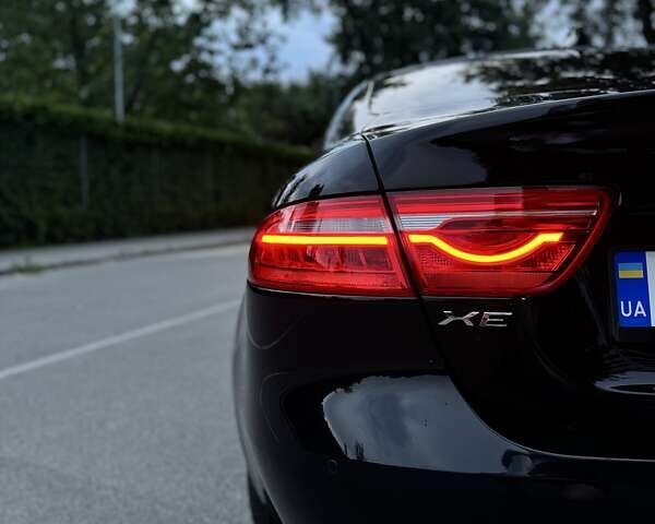 Черный Ягуар XE, объемом двигателя 2 л и пробегом 100 тыс. км за 15500 $, фото 7 на Automoto.ua