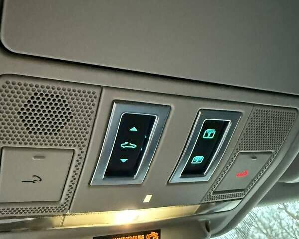 Черный Ягуар XE, объемом двигателя 2 л и пробегом 134 тыс. км за 14900 $, фото 20 на Automoto.ua