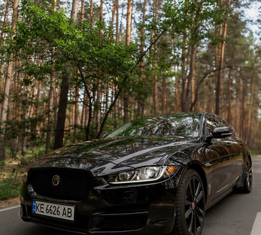 Чорний Ягуар XE, об'ємом двигуна 3 л та пробігом 81 тис. км за 23000 $, фото 3 на Automoto.ua